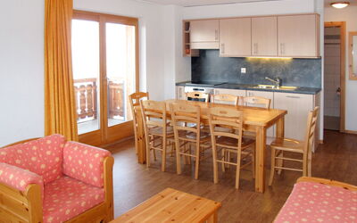 Accommodation:&nbsp;Le Pracondu (Hne250) 703.6