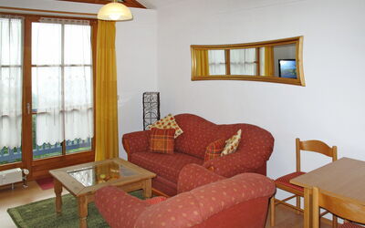 Sonnenwald Typ B 602.2: Room, Furniture, Property, Interior Design, Living Room, Building, House, Table, Real Estate, Floor