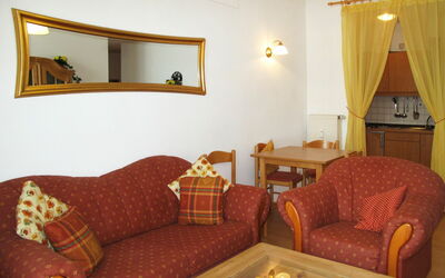 Sonnenwald Typ D 602.4: Room, Furniture, Living Room, Property, Interior Design, Couch, Suite, Building, Comfort, House