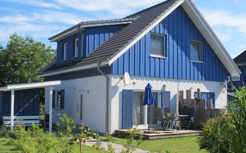 Achterblick 2: Cloud, Plant, Sky, Property, Window, Building, Architecture, Land Lot, House, Wood