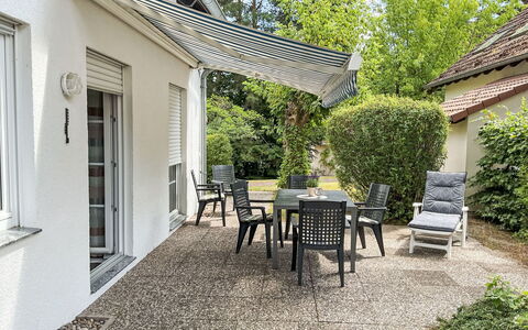 Plau am See 621: Furniture, Chair, Outdoor Furniture, Shade, Awning, Outdoor Table, Garden, Patio, Yard, Houseplant
