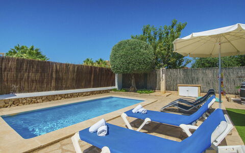 Frijoles: Water, Property, Sky, Plant, Swimming Pool, Azure, Tree, Outdoor Furniture, Building, Shade