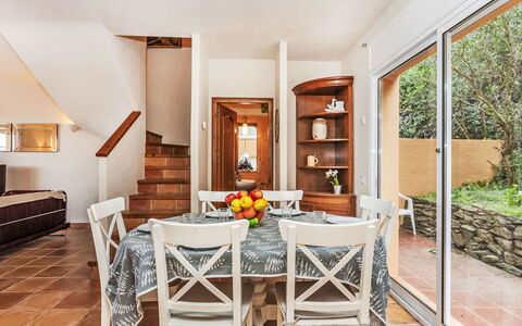 Xarmada Guillermo: Furniture, Interior Design, Flooring, Wood, Chair, Floor, Table, Ceiling, Kitchen & Dining Room Table, Dining Room