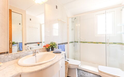 Santiago: Mirror, Plumbing Fixture, Tap, Sink, Property, Plant, Bathtub, Bathroom Sink, Bathroom, Window