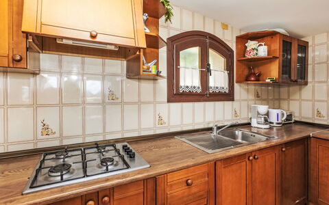 Sagitario 2: Brown, Cabinetry, Countertop, Property, Kitchen Sink, Sink, Tap, Wood, Plumbing Fixture, Kitchen