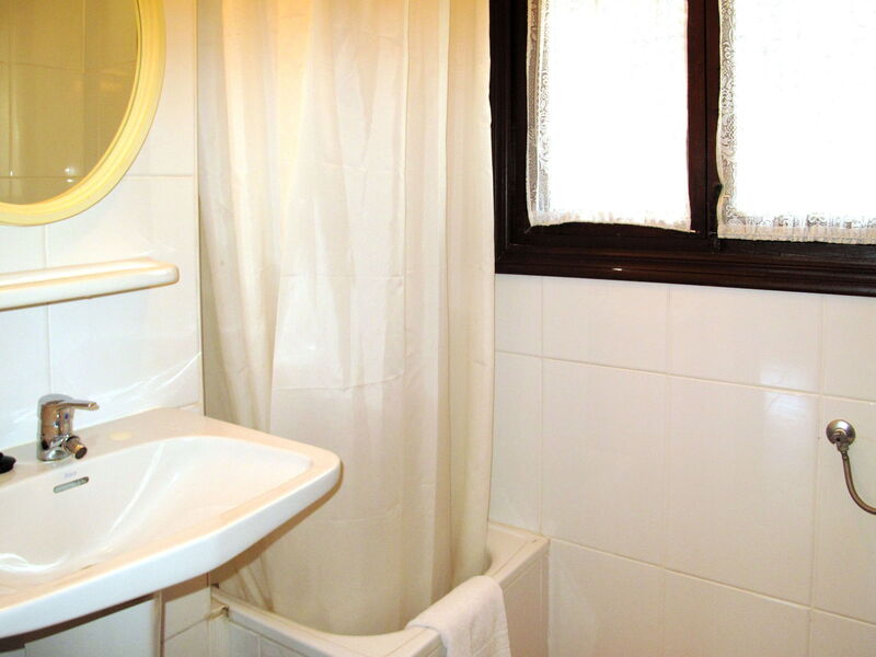 Accommodation:&nbsp;Sunsea Village (Clp605) 623.1
