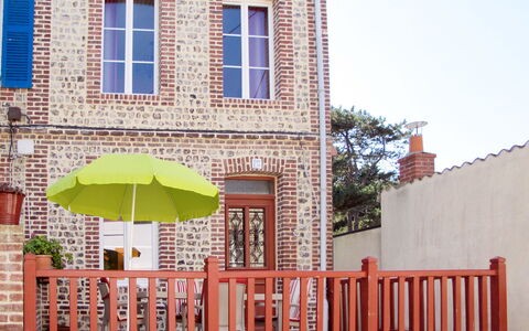 La Rose des Vents: Property, House, Building, Home, Real Estate, Facade, Brick, Wall, Residential Area, Architecture