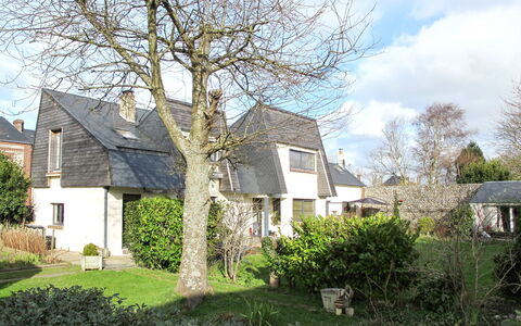 Entre Mer et Jardin: Property, House, Home, Residential Area, Real Estate, Building, Cottage, Tree, Architecture, Neighbourhood