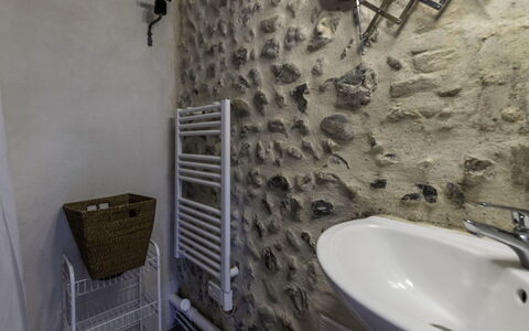 Entre Mer et Jardin: Property, Sink, Plumbing Fixture, Tap, Bathroom Sink, Bathroom, Wood, Interior Design, Architecture