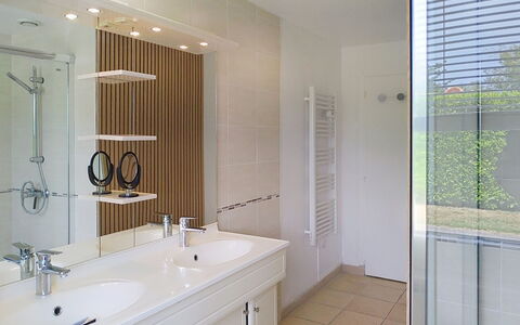 Le Saint Vigor: Interior Design, Flooring, Plumbing Fixture, Wall, Floor, Bathroom Sink, Bathroom, Bathroom Cabinet, Ceiling, Sink