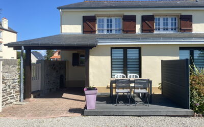 Barneville Carteret 620: Building, Window, Home, House, Residential Area, Roof, Door, Facade, Architecture, Cottage