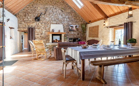 La Bergerie: Table, Furniture, Property, Wood, Interior Design, Flooring, Floor, Hardwood, Window, Beam