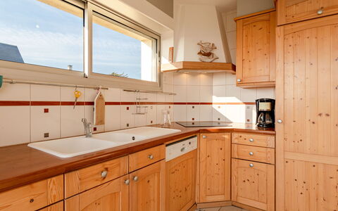 Le Saint Germ: Brown, Countertop, Cabinetry, Sink, Tap, Kitchen Sink, Furniture, Property, Building, Kitchen