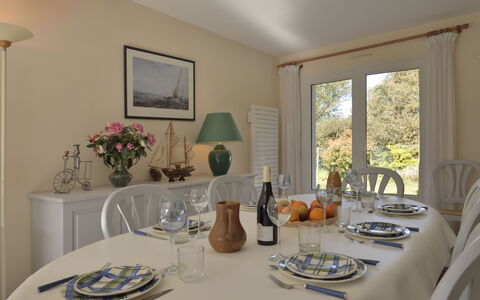 Les Chênes Verts: Table, Tableware, Furniture, Property, Plant, Azure, Dishware, Chair, Lighting, Tablecloth