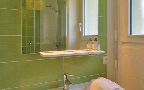 Les Chênes Verts: Mirror, Tap, Sink, Bathroom Sink, Plumbing Fixture, Property, Bathroom Cabinet, Bathroom, Window