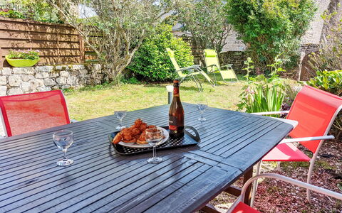 Ty Marieflo: Table, Plant, Food, Furniture, Tableware, Outdoor Table, Outdoor Furniture, Chair, Wood, Interior Design
