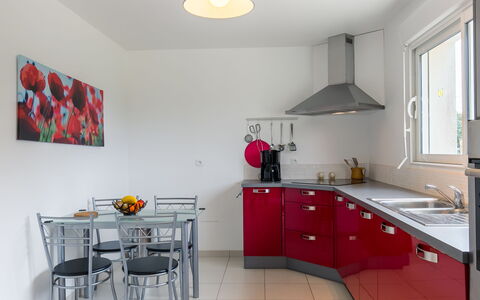 Va Zi Bihan: Cabinetry, Furniture, Property, Sink, Table, Countertop, Tap, Interior Design, Chair, Lighting