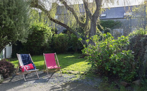 Keranna: Cloud, Sky, Property, Building, Tree, Wood, Chair, Urban Design, Outdoor Furniture, Table