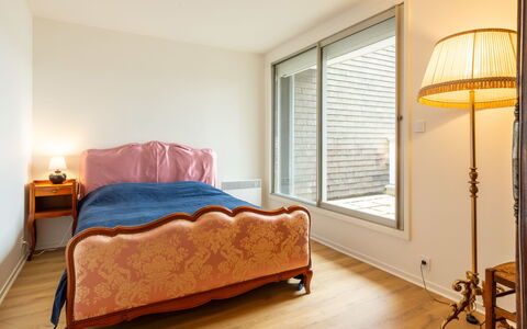 Cabourg 100: Furniture, Bed, Interior Design, Bedroom, Floor, Flooring, Wall, Bed Sheet, Bedding, Wood