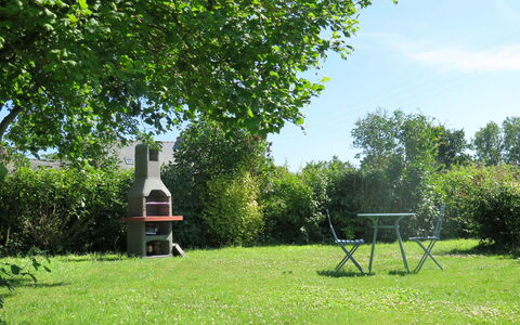L'Egven: Green, Tree, Grass, Natural Landscape, Property, Nature Reserve, Lawn, Spring, Botany, Park