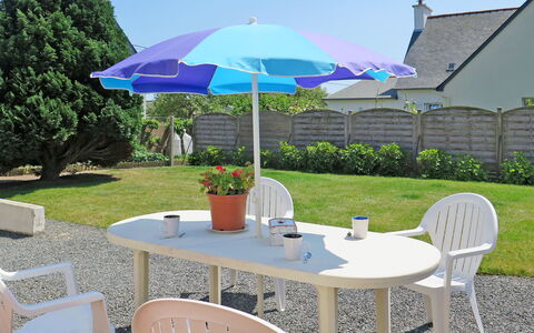Ty Maï Pi: Umbrella, Table, Outdoor Table, Furniture, Property, Patio, Outdoor Furniture, Shade, Yard, House