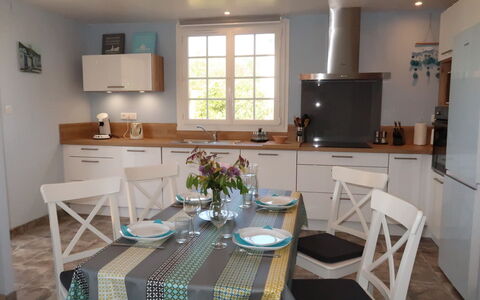 Penn Ar Bed: Room, Furniture, Property, Building, Interior Design, Kitchen, Dining Room, Table, Floor, House
