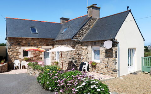 Chez Yvonne: Plant, Sky, Property, Window, Flower, Building, House, Land Lot, Cottage, Shrub