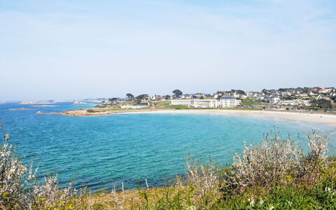 Les Courlis: Coast, Coastal And Oceanic Landforms, Sea, Shore, Bank, Beach, Ocean, Bay, Cove, Headland