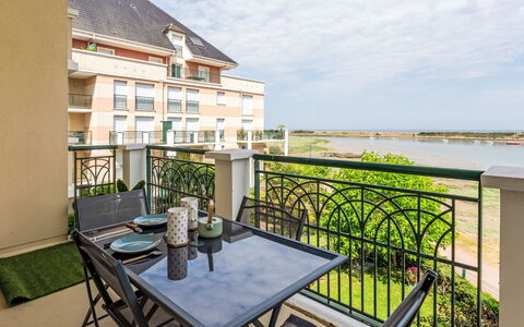 Accommodation:&nbsp;La Presqu'île 132.20