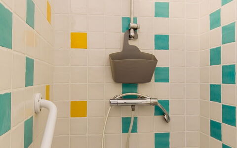 Gîte au Jardin: Property, Plumbing Fixture, Product, Azure, Purple, Building, Textile, Rectangle, Interior Design, Bathroom