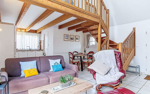 Tal Ar Mor: Furniture, Interior Design, Flooring, Wood, Floor, Room, Couch, Apartment, Table, Living Room