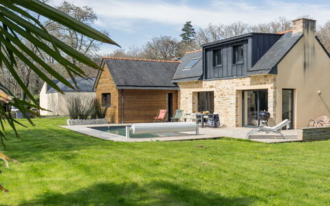 Breizh Riviera: Building, Sky, Cloud, Plant, Window, House, Tree, Land Lot, Grass, Cottage