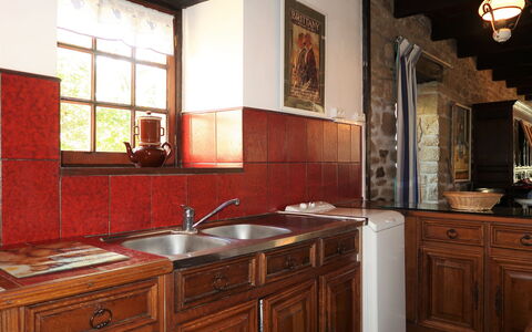 Loctudy 605: Cabinetry, Countertop, Furniture, Room, Property, Kitchen, Building, Interior Design, Bathroom Cabinet, Sink
