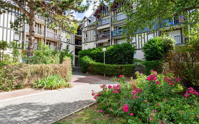 Accommodation:&nbsp;Le Clos Mathilde 180.21