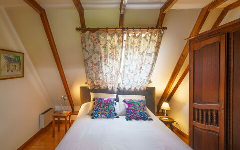 Chez Jeanne: Building, Furniture, Comfort, House, Wood, Interior Design, Decoration, Bed Frame, Flooring, Lamp