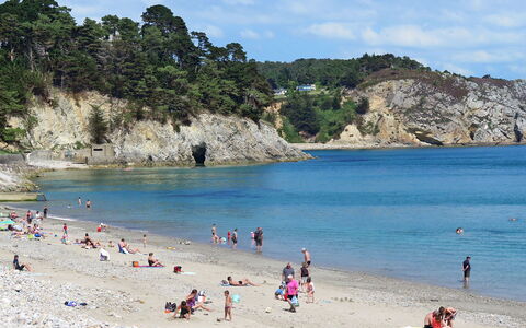 Les Embruns: Beach, Body Of Water, Coast, Sea, Coastal And Oceanic Landforms, Vacation, Tourism, Shore, Ocean, Sand