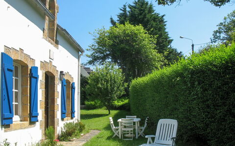 Les Sapins: Property, Green, House, Grass, Building, Tree, Real Estate, Cottage, Shrub, Architecture