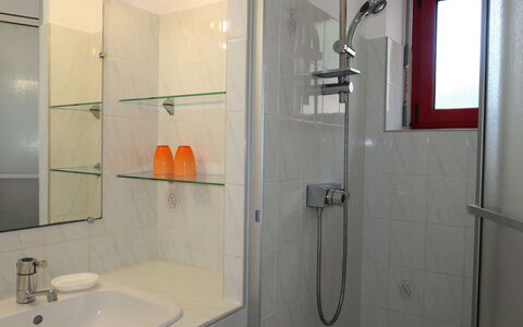 Pont L'Abbé 608: Plumbing Fixture, Shower Head, Property, Sink, White, Shower Bar, Shower Door, Bathroom, Tap, Shower