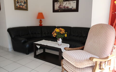 Pont L'Abbé 608: Furniture, Picture Frame, Table, Flower, Couch, Comfort, Living Room, Rectangle, Interior Design, Floor