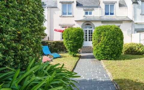 Ty Martelod: Plant, Property, Window, Green, Building, House, Vegetation, Architecture, Grass, Sky