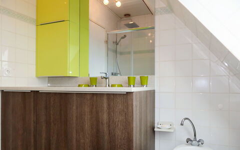 Tal Ar Mor: Bathroom, Room, Property, Tile, Yellow, Interior Design, Sink, Tap, Wall, Bathroom Cabinet