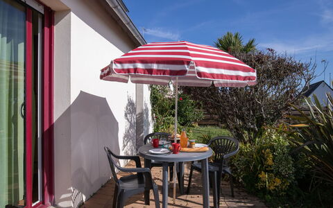 Tal Ar Mor: Sky, Plant, Table, Property, Furniture, Shade, Building, Outdoor Table, Outdoor Furniture, Chair