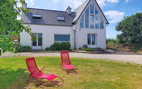 La Belle Vue: Sky, Blue, House, Home, Cottage, Cloud, Roof, Land Lot, Estate, Farmhouse