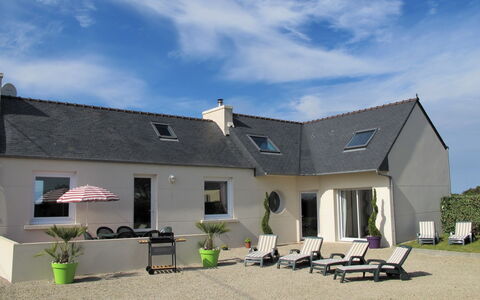 Brise Marine: Sky, Plant, Cloud, Building, Table, Window, House, Shade, Land Lot, Cottage