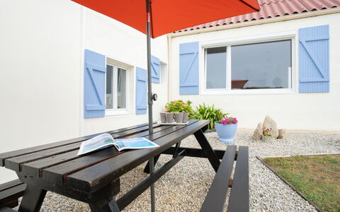 Ti an Aod: Plant, Table, Building, Window, Shade, Outdoor Furniture, Rectangle, Interior Design, House, Wood