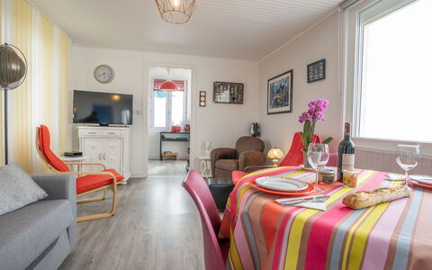 Ti an Aod: Table, Furniture, Picture Frame, Building, Window, Chair, Lighting, Wood, Decoration, Interior Design