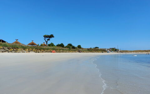 Le Petit Bonheur: Blue, Water, Body Of Water, Beach, Coast, Summer, Coastal And Oceanic Landforms, Shore, Horizon