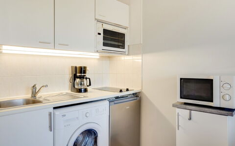 Cabourg 251: Cabinetry, Property, Kitchen Sink, Kitchen Appliance, Sink, Home Appliance, Kitchen, Clothes Dryer, Kitchen Stove, Interior Design