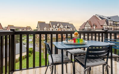 Accommodation:&nbsp;Fleur Marine 251.34