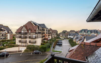 Accommodation:&nbsp;Fleur Marine 251.34
